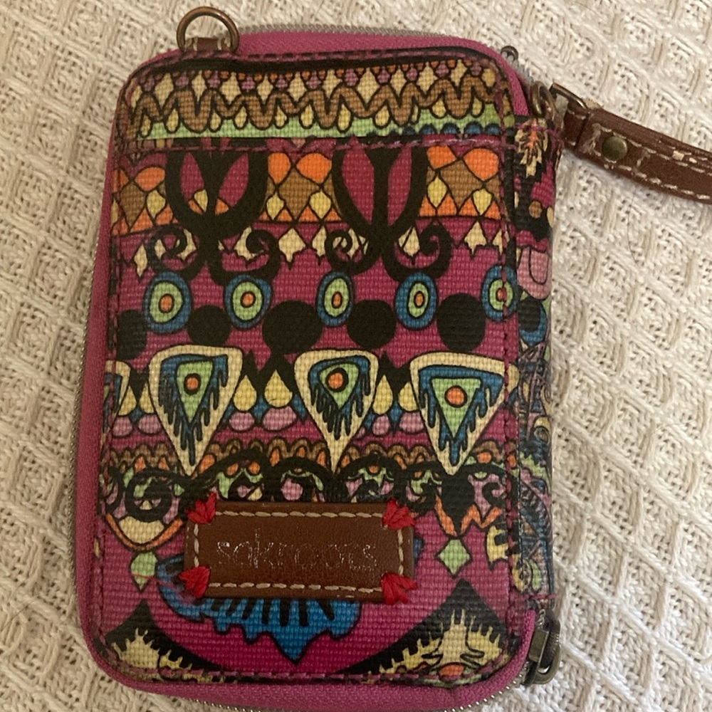 Colorful Patterned Wristlet - Picture 6 of 8